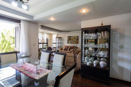 Casa para alugar com 250m², 3 quartos e 2 vagas Casa para alugar com 250m², 3 quartos e 2 vagasSala