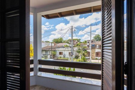 Casa para alugar com 250m², 3 quartos e 2 vagas Casa para alugar com 250m², 3 quartos e 2 vagasVaranda