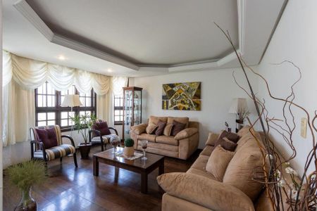 Casa para alugar com 250m², 3 quartos e 2 vagas Casa para alugar com 250m², 3 quartos e 2 vagasSala