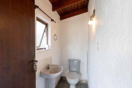 Casa para alugar com 250m², 3 quartos e 2 vagas Casa para alugar com 250m², 3 quartos e 2 vagasBanheiro 2