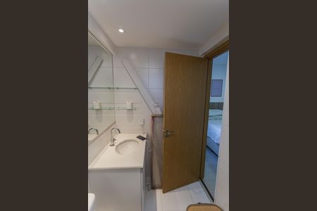 Apartamento à venda com 62m², 2 quartos e 2 vagasBanheiro da Suíte