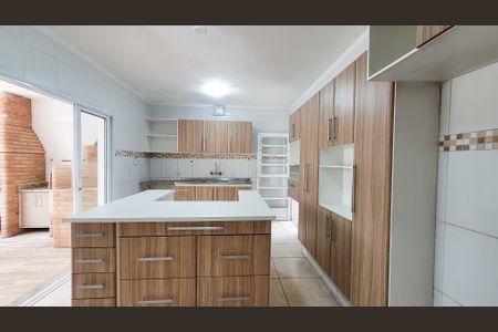 Casa de condomínio para alugar com 350m², 5 quartos e 4 vagas Casa de condomínio para alugar com 350m², 5 quartos e 4 vagasCozinha