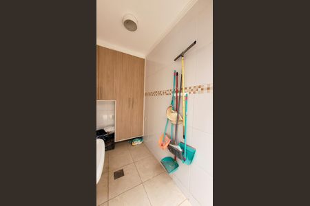 Casa de condomínio para alugar com 350m², 5 quartos e 4 vagas Casa de condomínio para alugar com 350m², 5 quartos e 4 vagasLavanderia