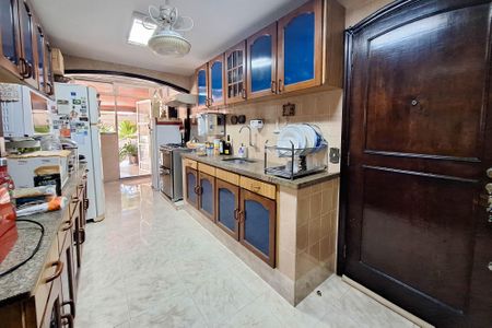 Apartamento à venda com 211m², 4 quartos e 1 vagaCozinha