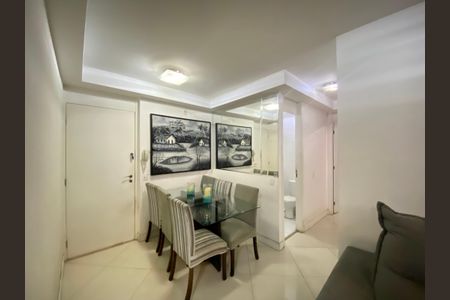 Apartamento à venda com 49m², 2 quartos e 1 vaga Apartamento à venda com 49m², 2 quartos e 1 vagaSala