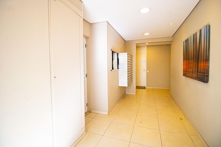 Apartamento à venda com 49m², 2 quartos e 1 vaga Apartamento à venda com 49m², 2 quartos e 1 vagaHall de entrada