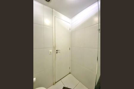 Apartamento à venda com 49m², 2 quartos e 1 vaga Apartamento à venda com 49m², 2 quartos e 1 vagaBanheiro