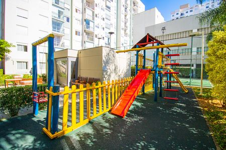 Apartamento à venda com 49m², 2 quartos e 1 vaga Apartamento à venda com 49m², 2 quartos e 1 vagaÁrea comum - Playground