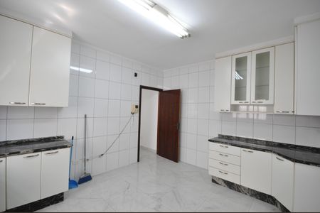 Casa à venda com 250m², 3 quartos e 9 vagasCozinha