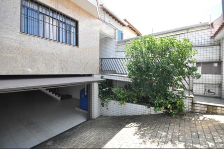 Casa à venda com 250m², 3 quartos e 9 vagasQuintal