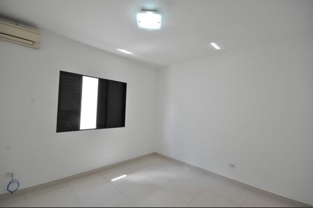 Casa à venda com 250m², 3 quartos e 9 vagasSuíte 2