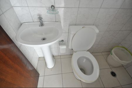 Casa à venda com 250m², 3 quartos e 9 vagasBanheiro de Serviço