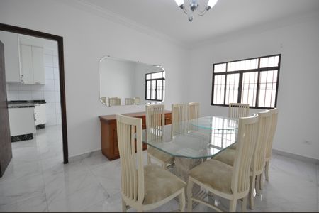 Casa à venda com 250m², 3 quartos e 9 vagasCopa