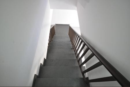 Casa à venda com 250m², 3 quartos e 9 vagasEscada de acesso ao Salão de Festas e a garagem