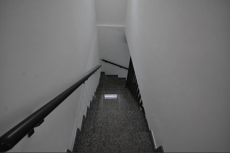 Casa à venda com 250m², 3 quartos e 9 vagasEscada