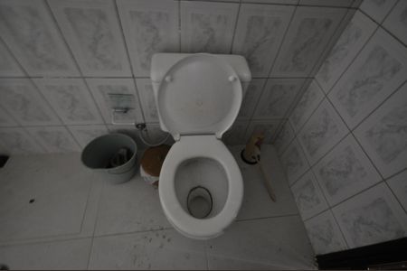 Casa à venda com 250m², 3 quartos e 9 vagasBanheiro da área do Salão de Festas