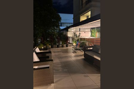 Apartamento à venda com 95m², 2 quartos e 2 vagasÁrea externa