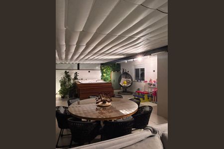 Apartamento à venda com 95m², 2 quartos e 2 vagasSala de jantar