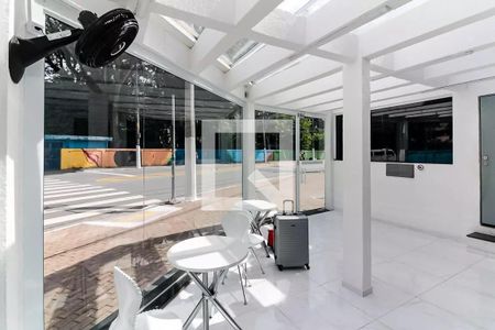 Studio à venda com 30m², 1 quarto e 1 vagaPortaria