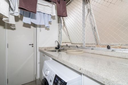 Apartamento à venda com 105m², 3 quartos e 1 vagaÁrea de Serviço