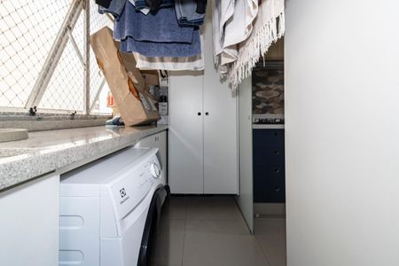 Apartamento à venda com 105m², 3 quartos e 1 vagaÁrea de Serviço