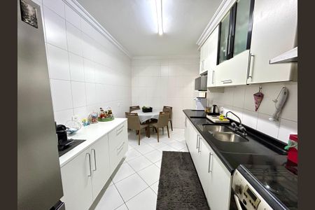 Casa à venda com 220m², 3 quartos e 2 vagas Casa à venda com 220m², 3 quartos e 2 vagasCozinha