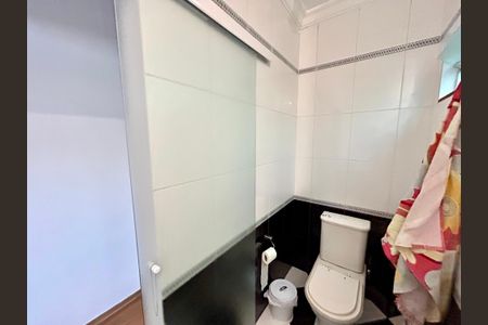 Casa à venda com 220m², 3 quartos e 2 vagas Casa à venda com 220m², 3 quartos e 2 vagasBanheiro da Suíte 3