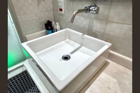 Casa à venda com 220m², 3 quartos e 2 vagas Casa à venda com 220m², 3 quartos e 2 vagasBanheiro da Suíte 1