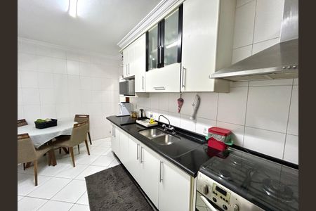 Casa à venda com 220m², 3 quartos e 2 vagas Casa à venda com 220m², 3 quartos e 2 vagasCozinha