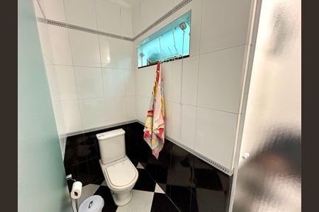 Casa à venda com 220m², 3 quartos e 2 vagas Casa à venda com 220m², 3 quartos e 2 vagasBanheiro da Suíte 3