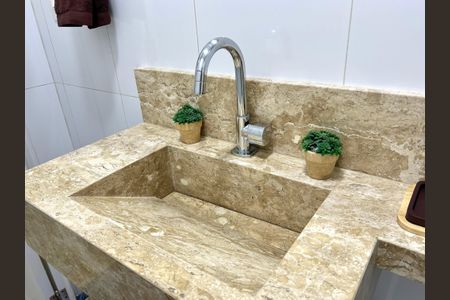 Casa à venda com 220m², 3 quartos e 2 vagas Casa à venda com 220m², 3 quartos e 2 vagasLavabo