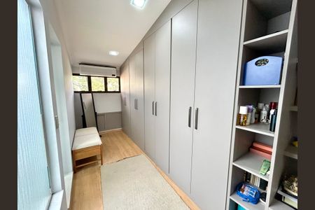 Casa à venda com 220m², 3 quartos e 2 vagas Casa à venda com 220m², 3 quartos e 2 vagasQuarto Suíte 1