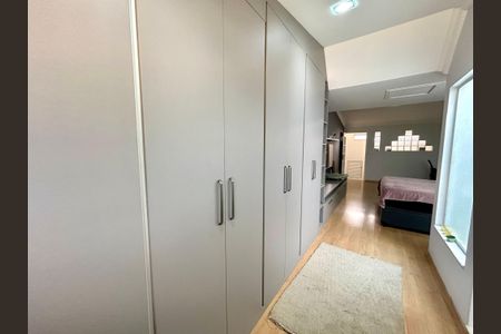 Casa à venda com 220m², 3 quartos e 2 vagas Casa à venda com 220m², 3 quartos e 2 vagasQuarto Suíte 1