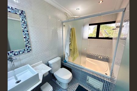 Casa à venda com 220m², 3 quartos e 2 vagas Casa à venda com 220m², 3 quartos e 2 vagasBanheiro da Suíte 1