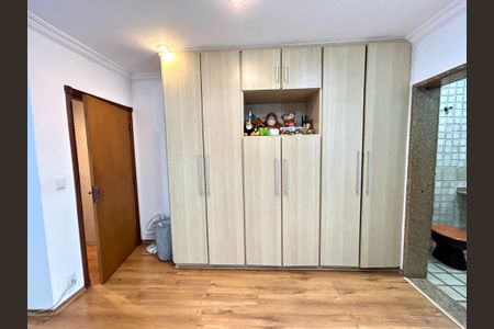 Casa à venda com 220m², 3 quartos e 2 vagas Casa à venda com 220m², 3 quartos e 2 vagasQuarto Suíte 2