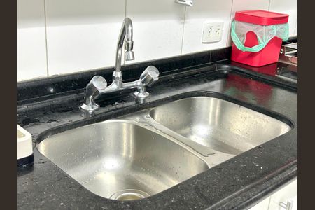 Casa à venda com 220m², 3 quartos e 2 vagas Casa à venda com 220m², 3 quartos e 2 vagasCozinha