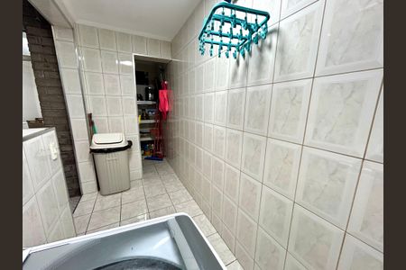 Casa à venda com 220m², 3 quartos e 2 vagas Casa à venda com 220m², 3 quartos e 2 vagasÁrea de Serviço