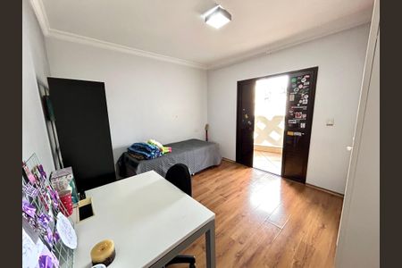 Casa à venda com 220m², 3 quartos e 2 vagas Casa à venda com 220m², 3 quartos e 2 vagasQuarto Suíte 3