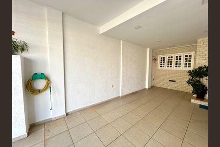 Casa à venda com 220m², 3 quartos e 2 vagas Casa à venda com 220m², 3 quartos e 2 vagasGaragem