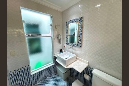 Casa à venda com 220m², 3 quartos e 2 vagas Casa à venda com 220m², 3 quartos e 2 vagasBanheiro da Suíte 1