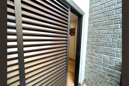 Casa à venda com 220m², 3 quartos e 2 vagas Casa à venda com 220m², 3 quartos e 2 vagasVaranda da Suíte 2