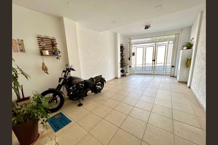 Casa à venda com 220m², 3 quartos e 2 vagas Casa à venda com 220m², 3 quartos e 2 vagasGaragem