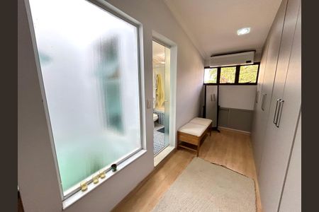 Casa à venda com 220m², 3 quartos e 2 vagas Casa à venda com 220m², 3 quartos e 2 vagasQuarto Suíte 1