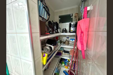 Casa à venda com 220m², 3 quartos e 2 vagas Casa à venda com 220m², 3 quartos e 2 vagasDespensa