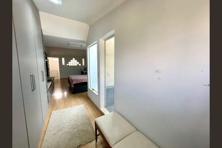 Casa à venda com 220m², 3 quartos e 2 vagas Casa à venda com 220m², 3 quartos e 2 vagasQuarto Suíte 1