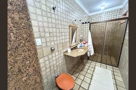 Casa à venda com 220m², 3 quartos e 2 vagas Casa à venda com 220m², 3 quartos e 2 vagasBanheiro da Suíte 2