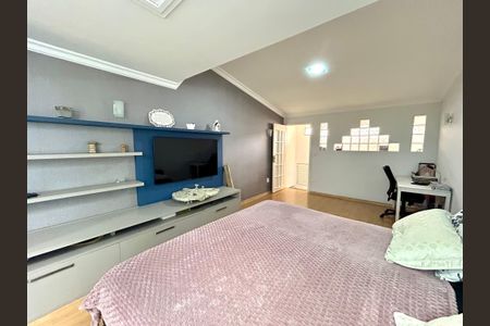 Casa à venda com 220m², 3 quartos e 2 vagas Casa à venda com 220m², 3 quartos e 2 vagasQuarto Suíte 1