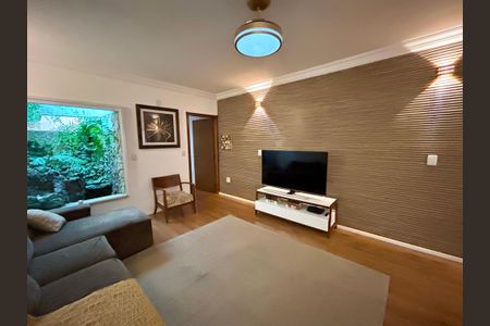 Casa à venda com 220m², 3 quartos e 2 vagas Casa à venda com 220m², 3 quartos e 2 vagasSala 1