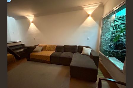 Casa à venda com 220m², 3 quartos e 2 vagas Casa à venda com 220m², 3 quartos e 2 vagasSala 1