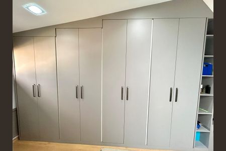 Casa à venda com 220m², 3 quartos e 2 vagas Casa à venda com 220m², 3 quartos e 2 vagasQuarto Suíte 1